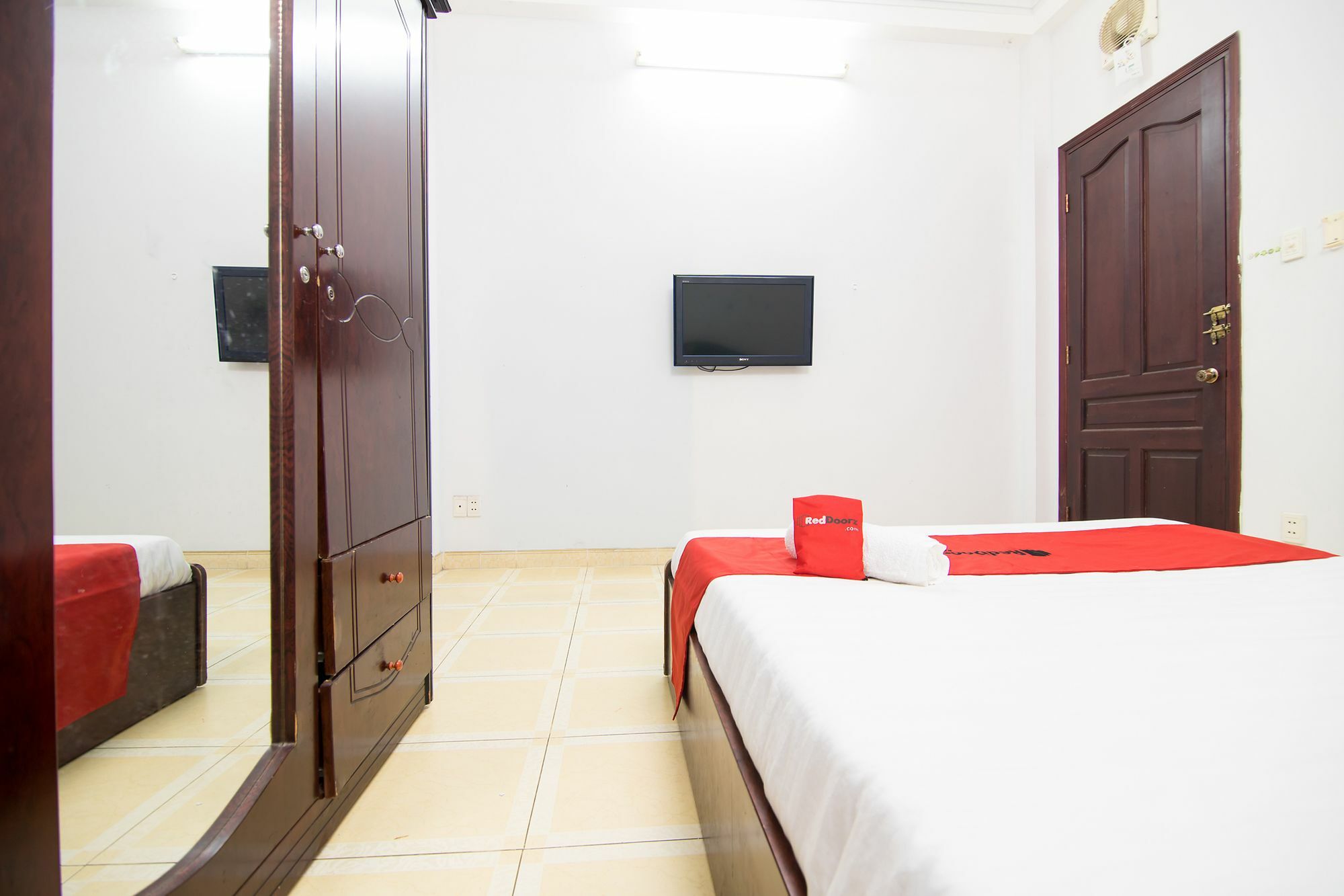 Reddoorz Near Pico Plaza Cong Hoa Hotel Ho Chi Minh City Exterior photo